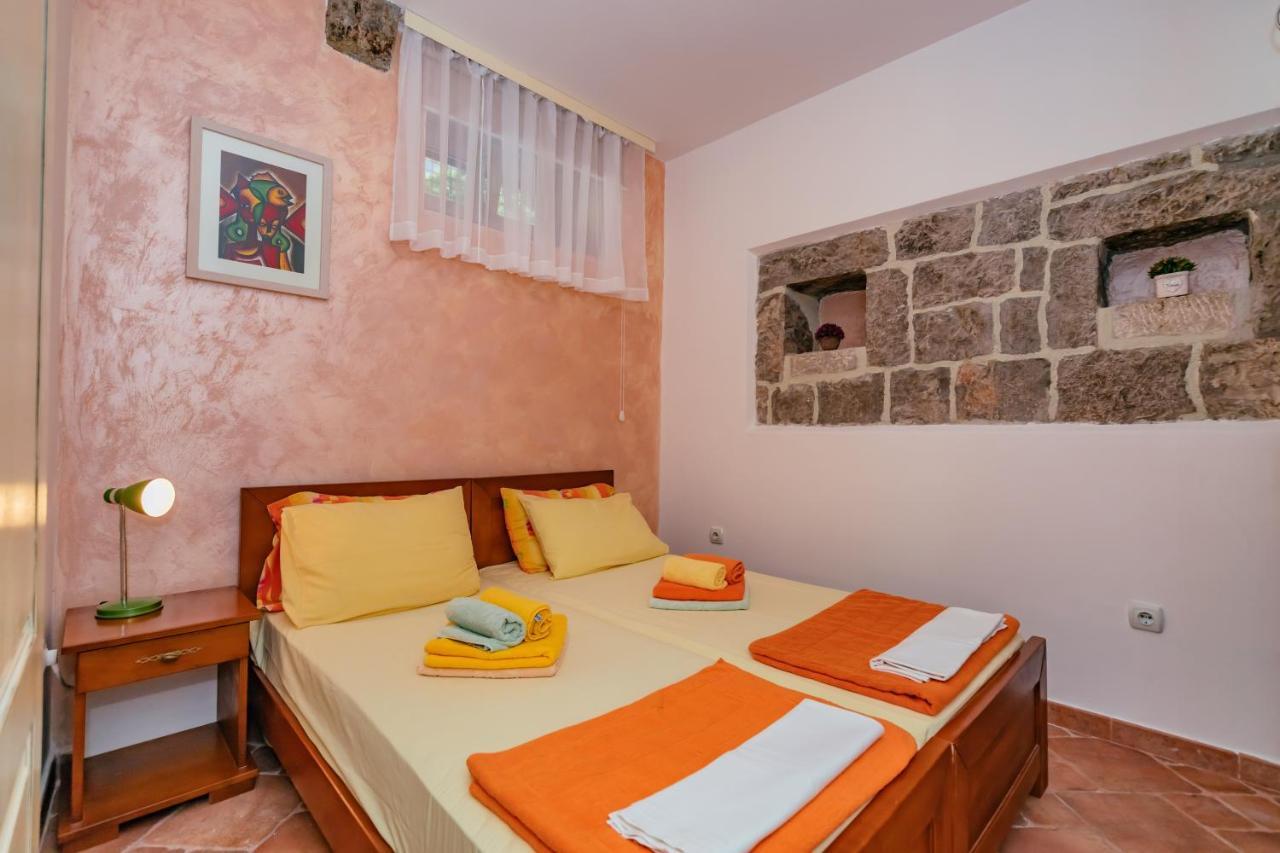 Apartments Bigovo Veljic Τίβατ Εξωτερικό φωτογραφία