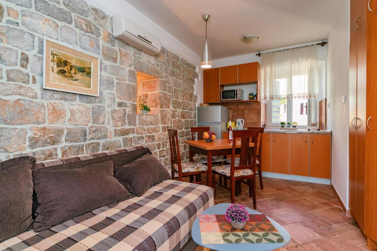 Apartments Bigovo Veljic Τίβατ Εξωτερικό φωτογραφία