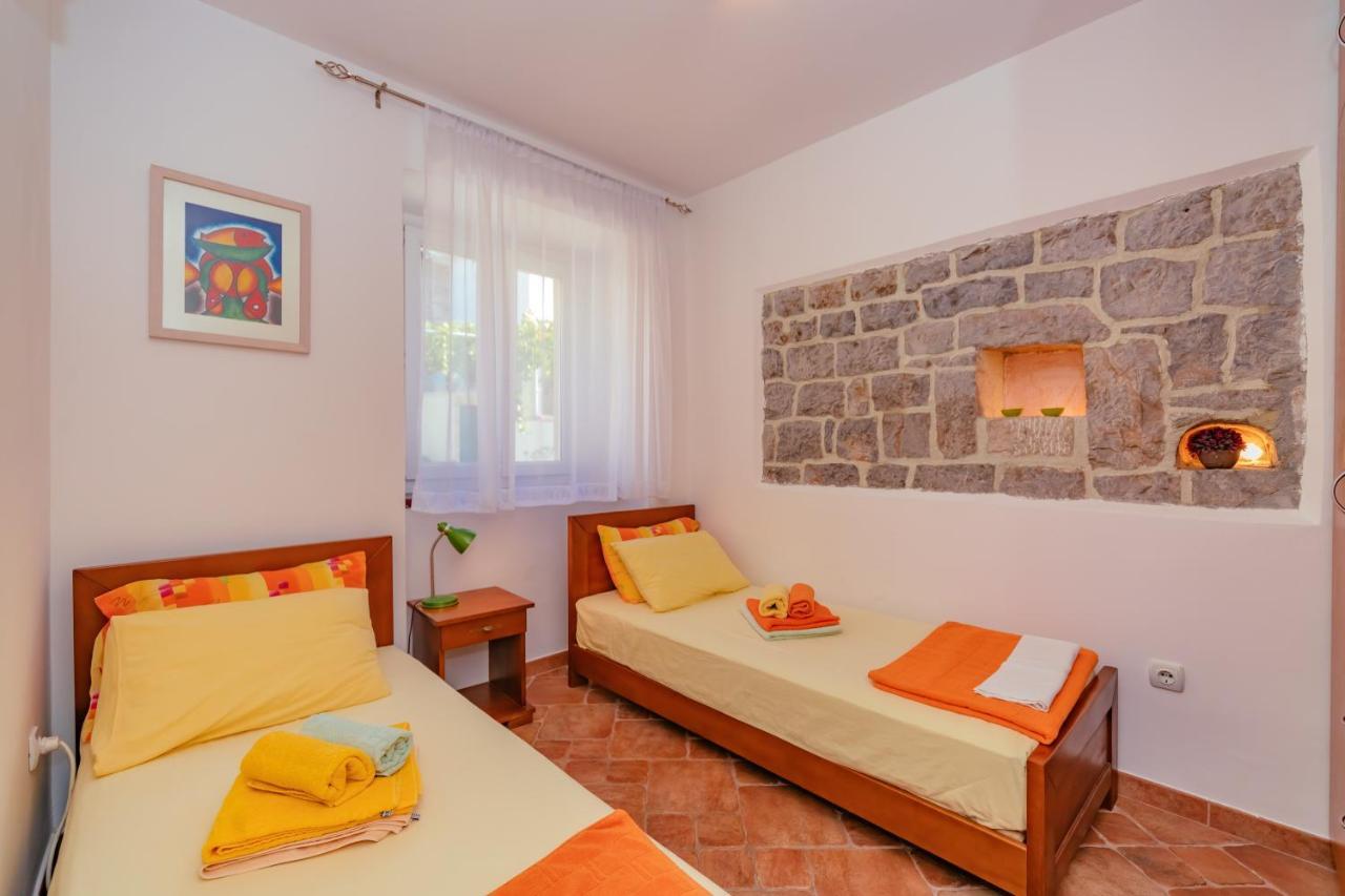 Apartments Bigovo Veljic Τίβατ Εξωτερικό φωτογραφία