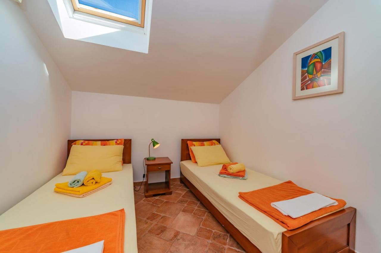 Apartments Bigovo Veljic Τίβατ Εξωτερικό φωτογραφία