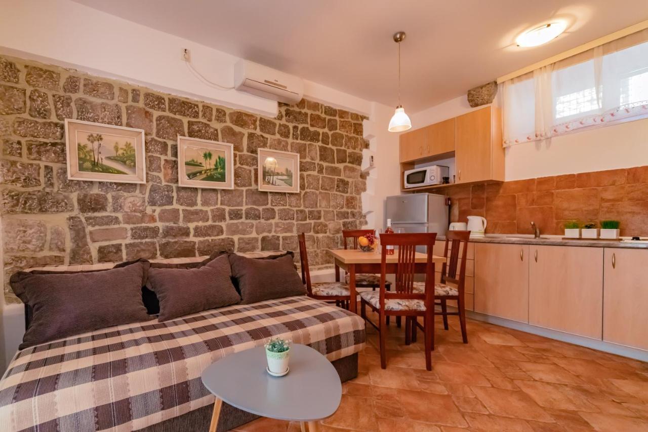 Apartments Bigovo Veljic Τίβατ Εξωτερικό φωτογραφία
