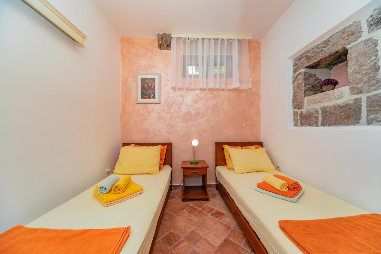 Apartments Bigovo Veljic Τίβατ Εξωτερικό φωτογραφία