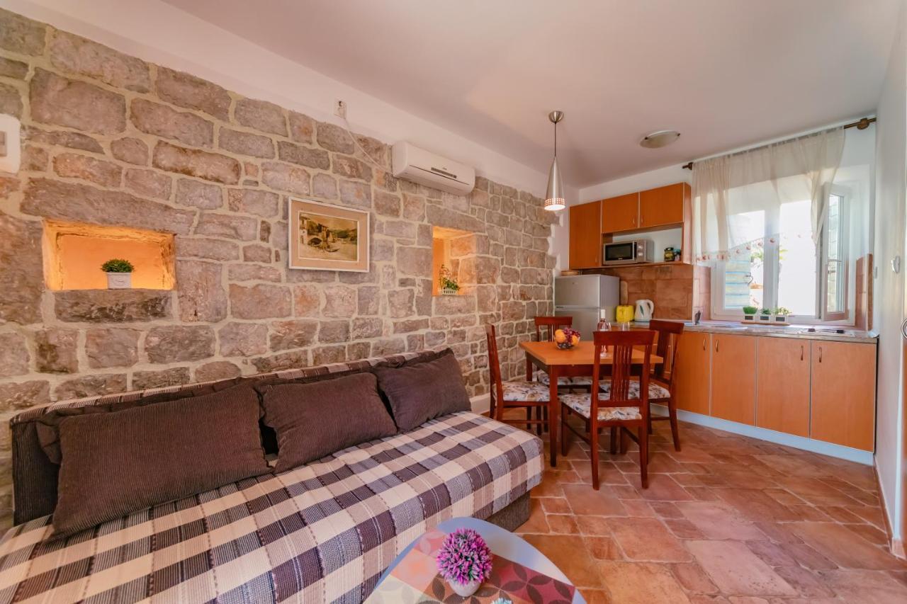 Apartments Bigovo Veljic Τίβατ Εξωτερικό φωτογραφία