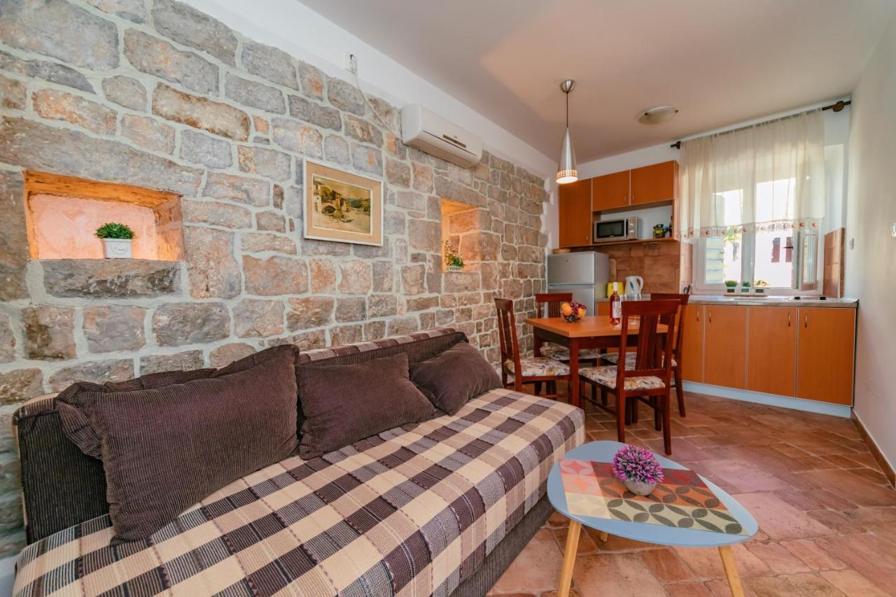 Apartments Bigovo Veljic Τίβατ Εξωτερικό φωτογραφία
