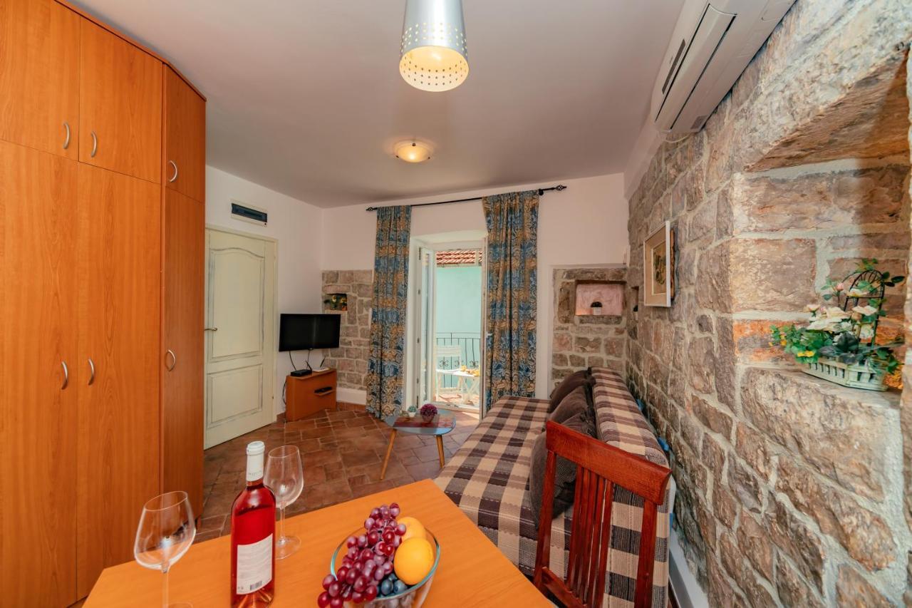 Apartments Bigovo Veljic Τίβατ Εξωτερικό φωτογραφία