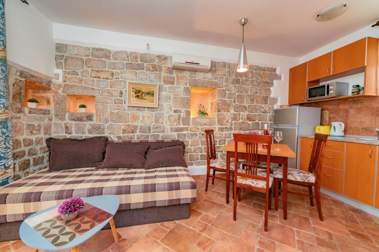 Apartments Bigovo Veljic Τίβατ Εξωτερικό φωτογραφία