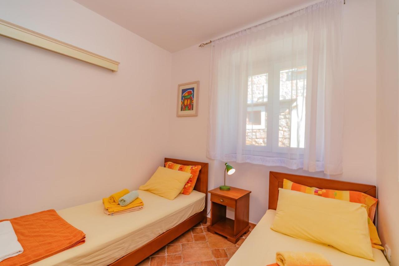 Apartments Bigovo Veljic Τίβατ Εξωτερικό φωτογραφία