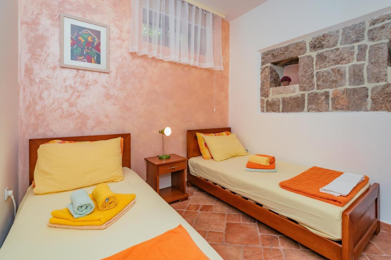 Apartments Bigovo Veljic Τίβατ Εξωτερικό φωτογραφία