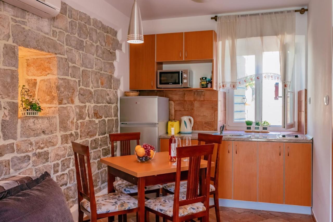 Apartments Bigovo Veljic Τίβατ Εξωτερικό φωτογραφία