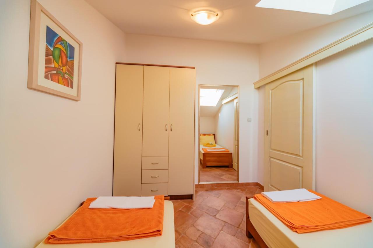 Apartments Bigovo Veljic Τίβατ Εξωτερικό φωτογραφία